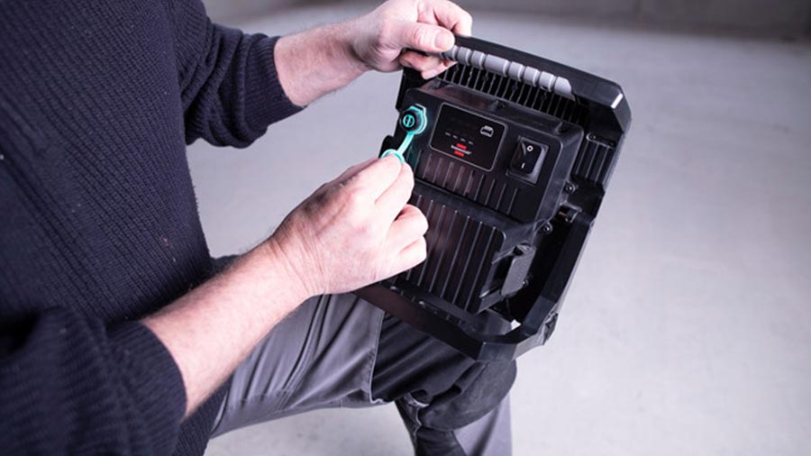 projecteur multi batterie 18 V 6050 MH hybride rechargeable Brennenstuhl projecteur multi batterie 18 V 6050 MH hybride rechargeable Brennenstuhl